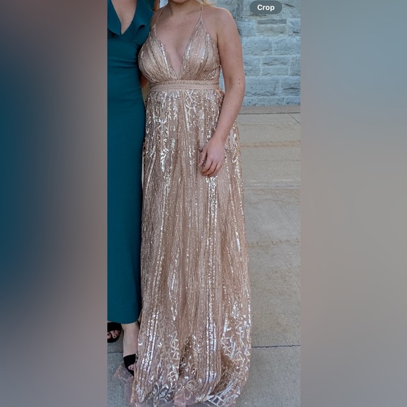 Elegant Gold Sequin Gown - Picture 4 of 5